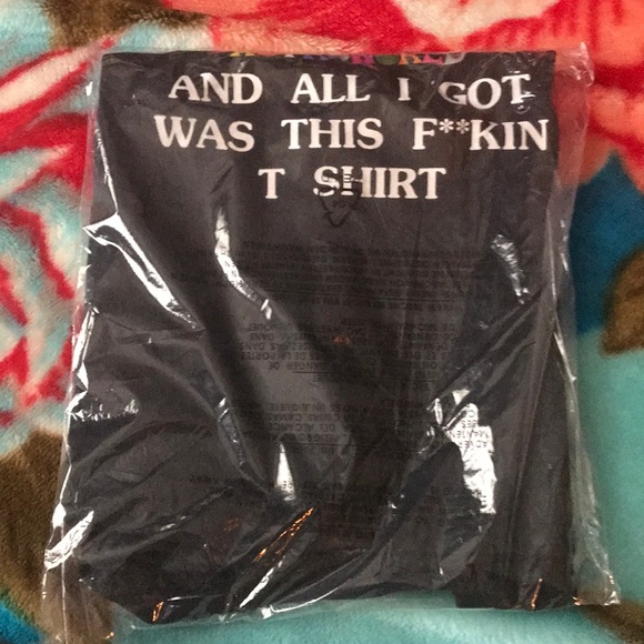 Dead stock Authentic Astroworld Travis Scott Shirt - Picture 2 of 2